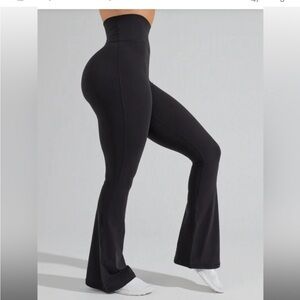 Buff Bunny flare leggings